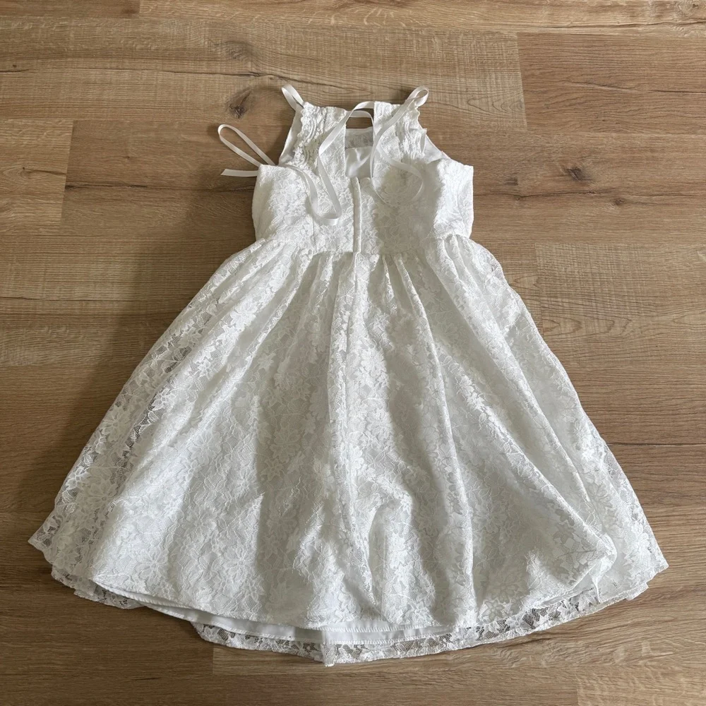 David’s Bridal White Illusion Lace Tie Back Halter Flower Girl Dress, 8 - Picture 3 of 5